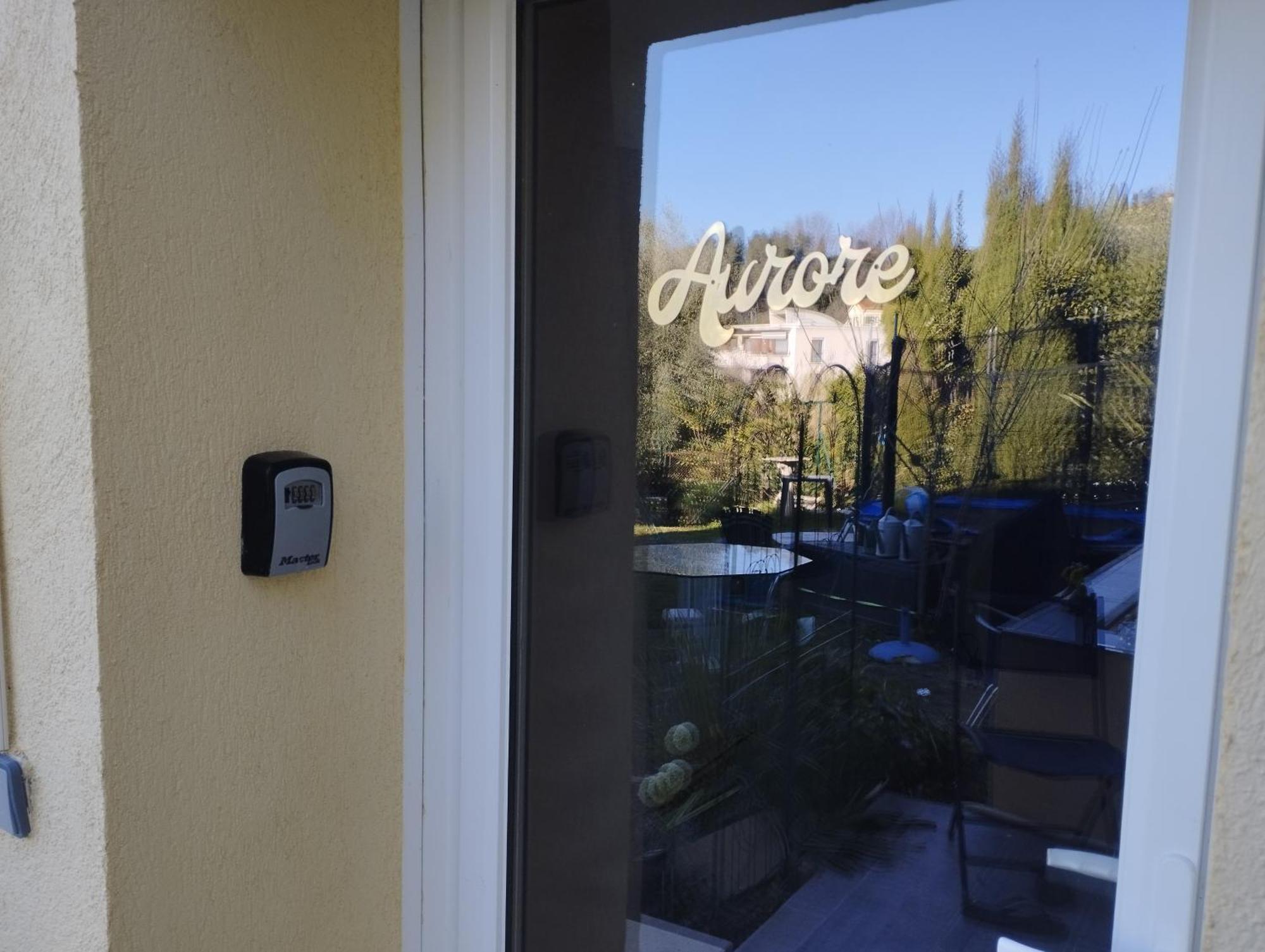 Appartement Aurore En Rez De Jardin Avec Parking Gratuit Vence Zewnętrze zdjęcie